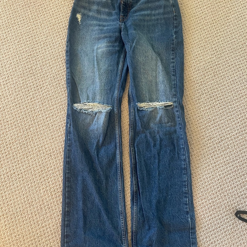 NWOT Zara Woman’s Wode Distressed Blue Jeans